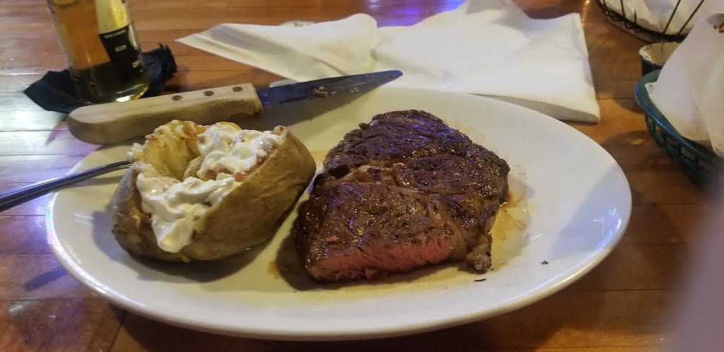 Bags Sports Pub | restaurant | 88 E Jackson St, Millersburg, OH 44654, USA | 3306740279 OR +1 330-674-0279