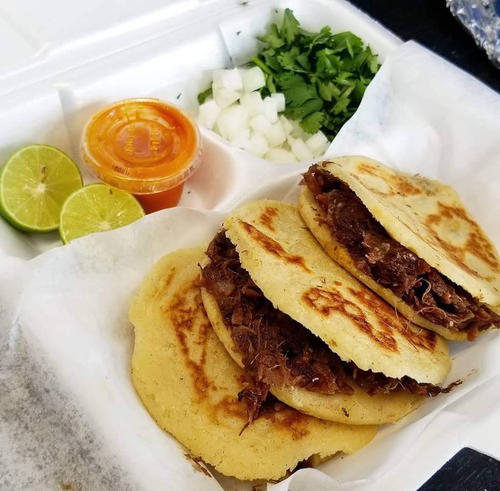 The Green Table | restaurant | 4103 N Navarro St, Victoria, TX 77901, USA | 3612127079 OR +1 361-212-7079