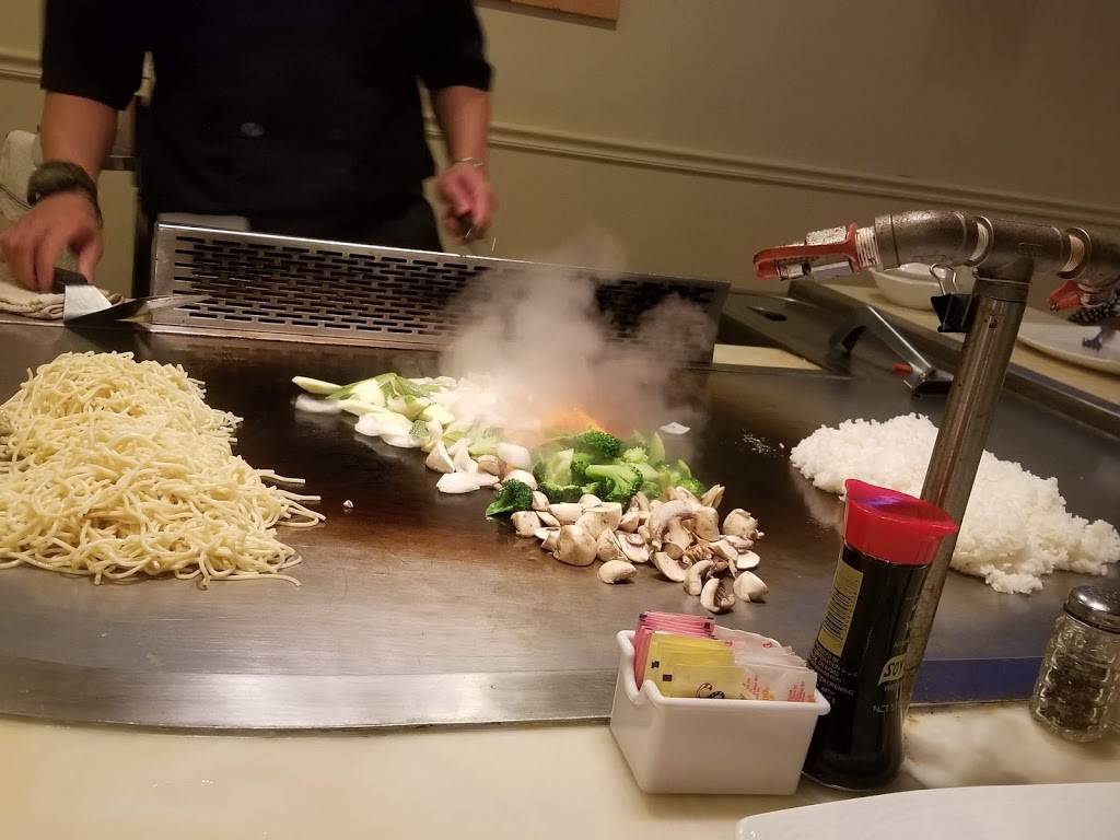 Akira Sushi Hibachi | restaurant | 3226 N Arnoult Rd, Metairie, LA 70002, USA | 5043048820 OR +1 504-304-8820