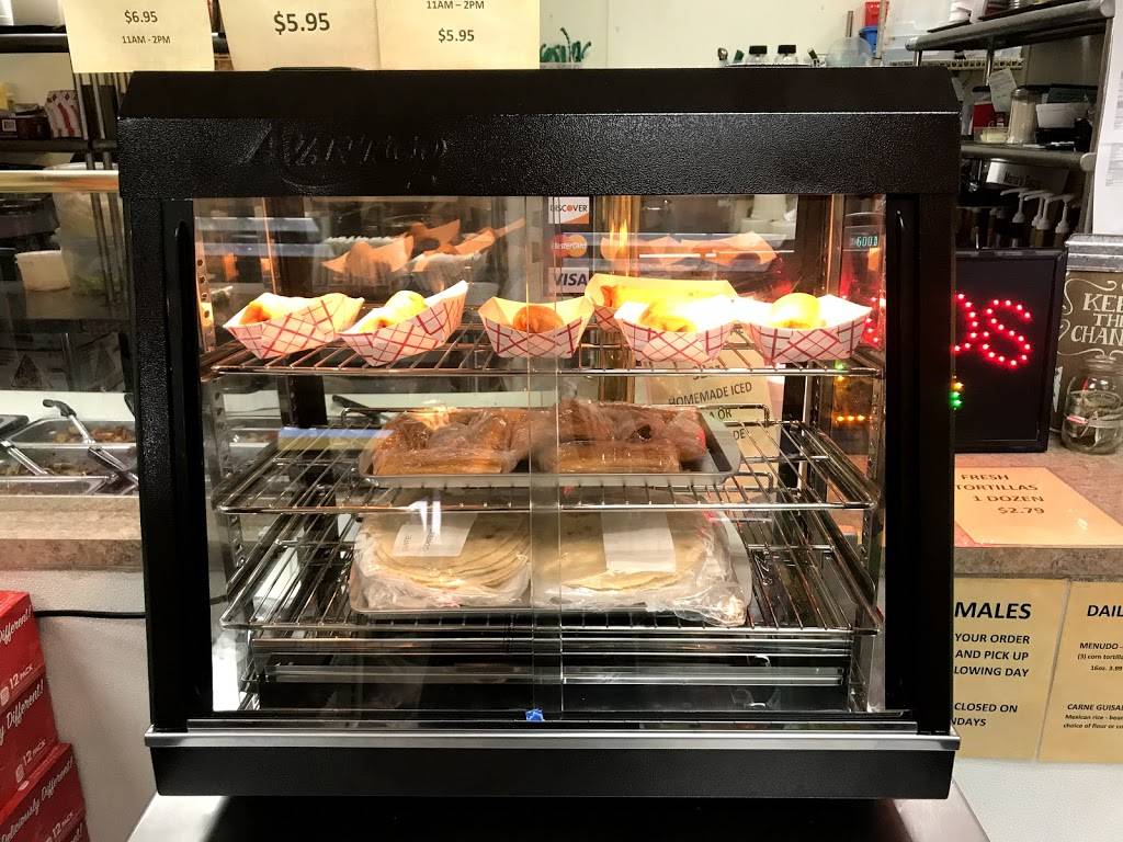 Marias Tacos And Pupusas | restaurant | 702 S Acme Rd, San Antonio, TX 78237, USA | 2105602232 OR +1 210-560-2232