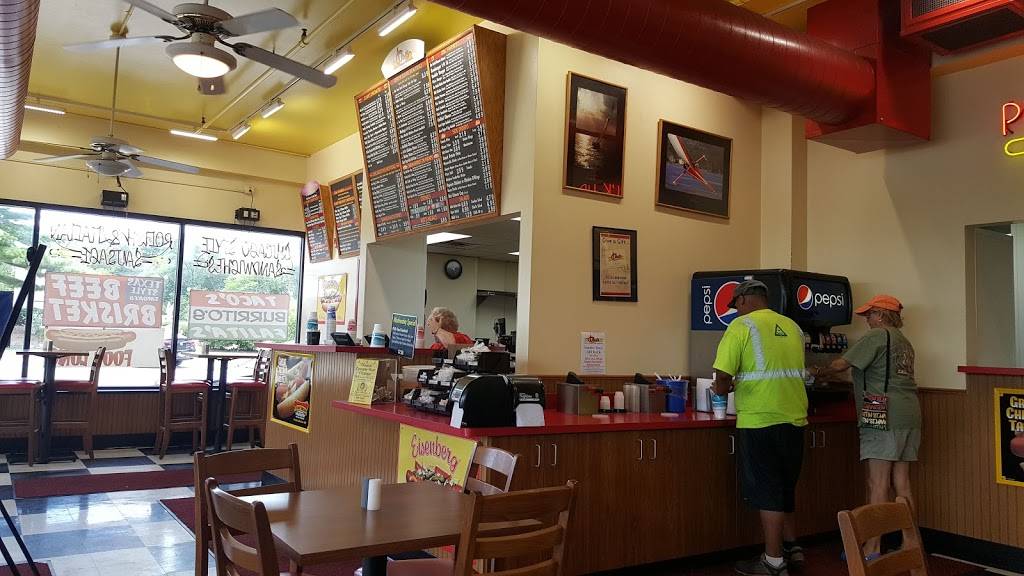 Claws Hot Dogs & Beef | restaurant | 90 E Geneva Square, Lake Geneva, WI 53147, USA | 2622487541 OR +1 262-248-7541