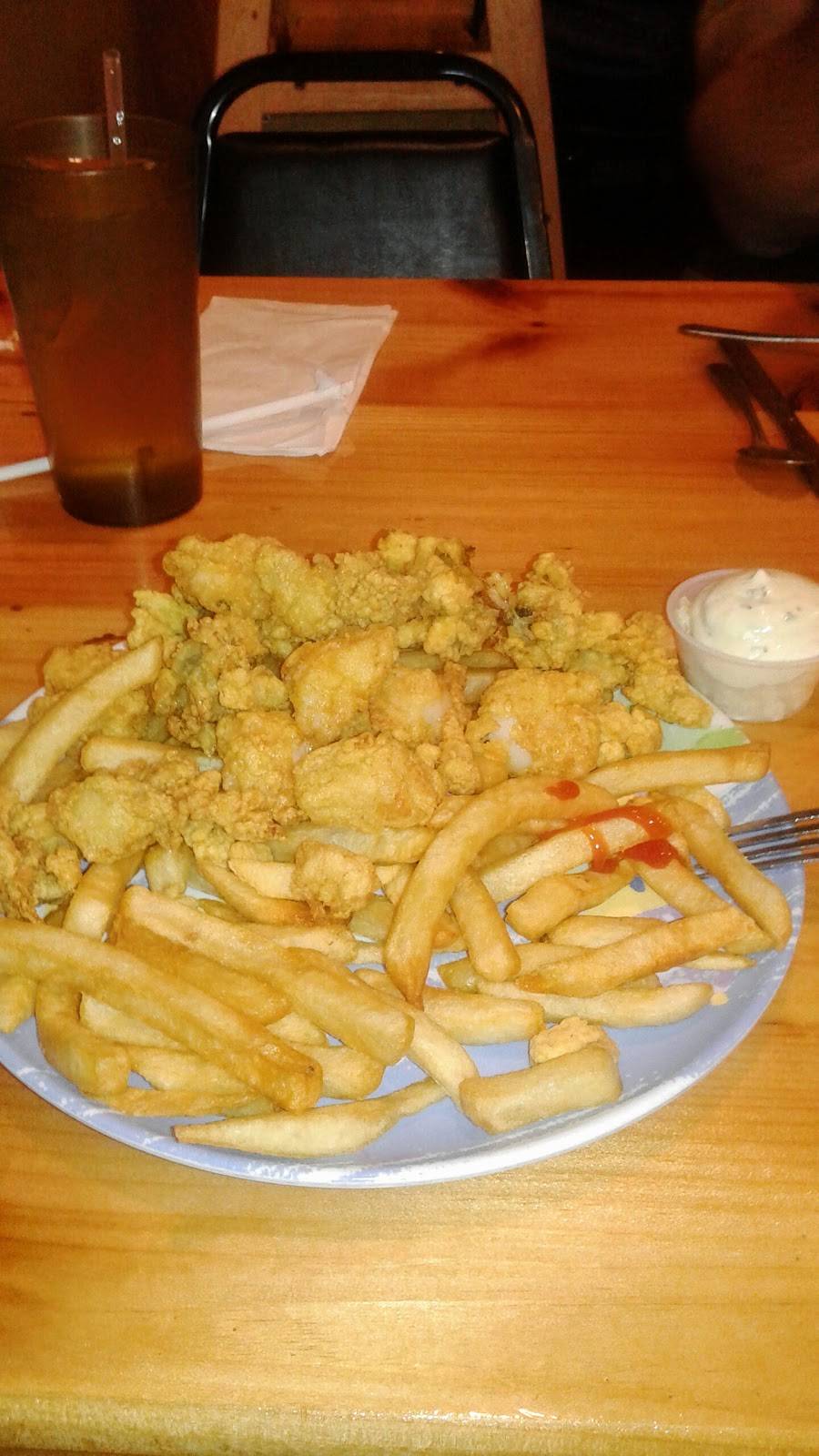 The Boat Restaurant Seafood & More | restaurant | 945 Ashley Blvd, New Bedford, MA 02745, USA | 5089982411 OR +1 508-998-2411