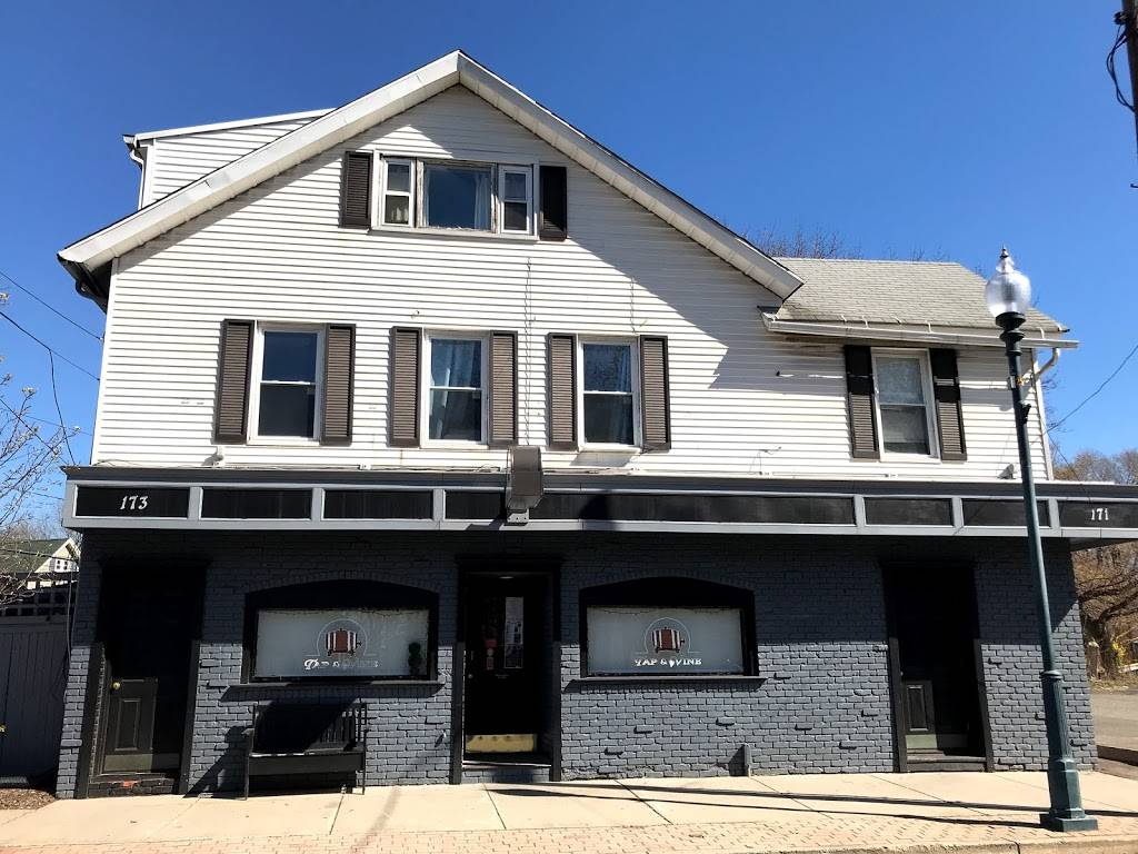 Tap & Vine | restaurant | 171 Quinnipiac St, Wallingford, CT 06492, USA | 2037740660 OR +1 203-774-0660