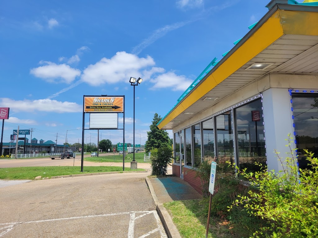 Sharks of Forrest city | restaurant | 2400 N Washington St, Forrest City, AR 72335, USA | 8706332000 OR +1 870-633-2000