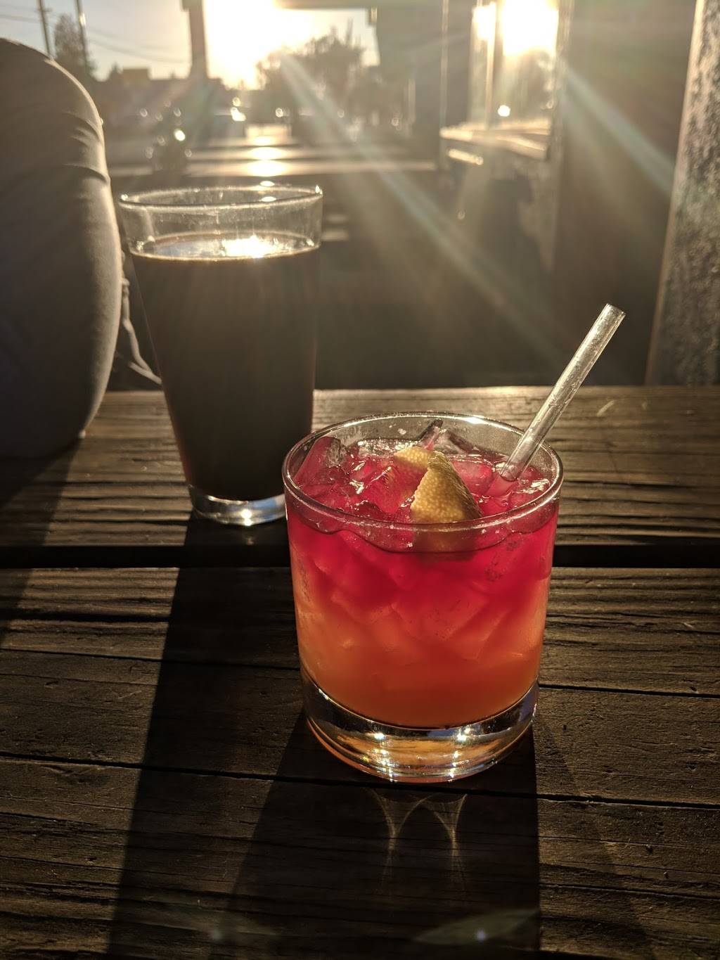 East Glisan Pizza Lounge | restaurant | 8001 NE Glisan St, Portland, OR 97213, USA | 9712794273 OR +1 971-279-4273