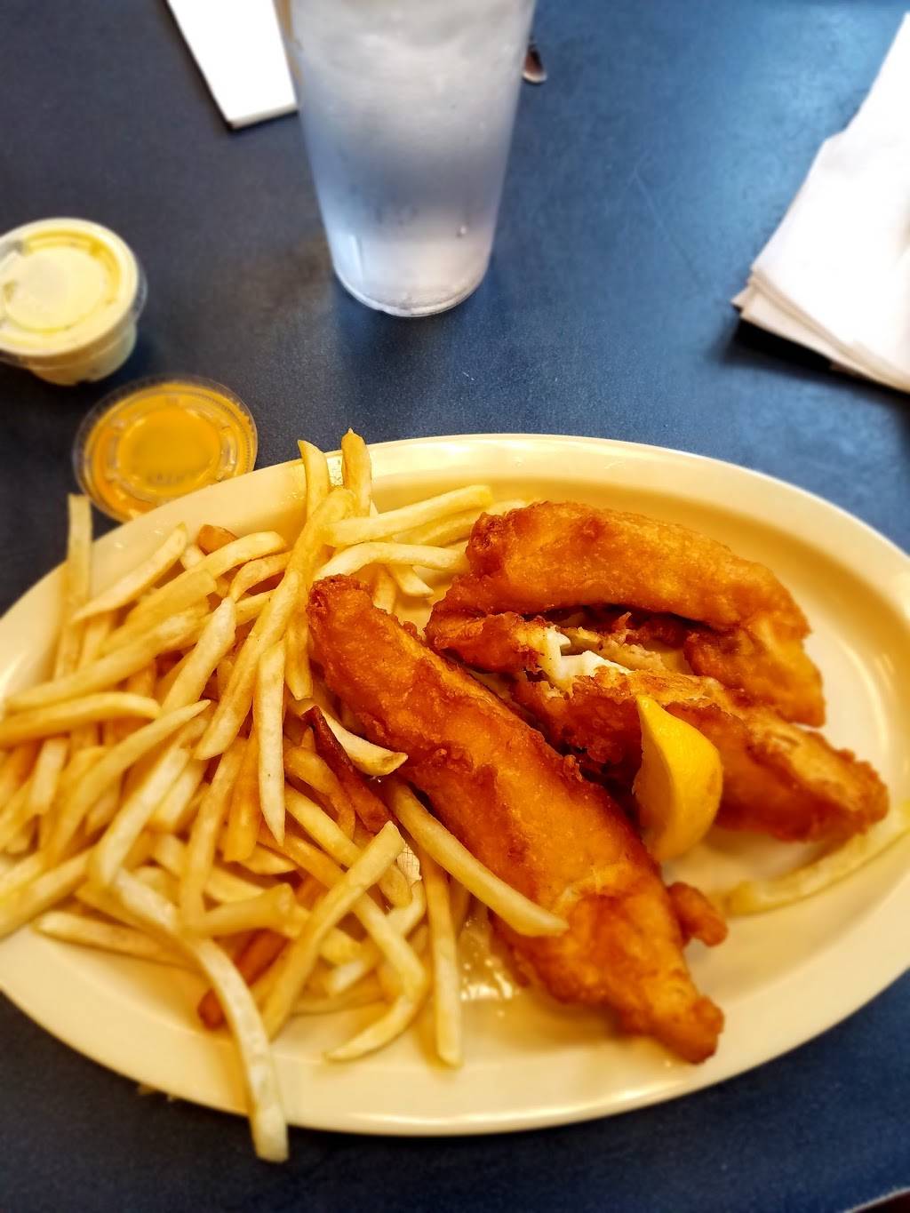 Gus Mt. Clemens Coney Island | restaurant | 55 N Main St, Mt Clemens, MI 48043, USA | 5864636750 OR +1 586-463-6750