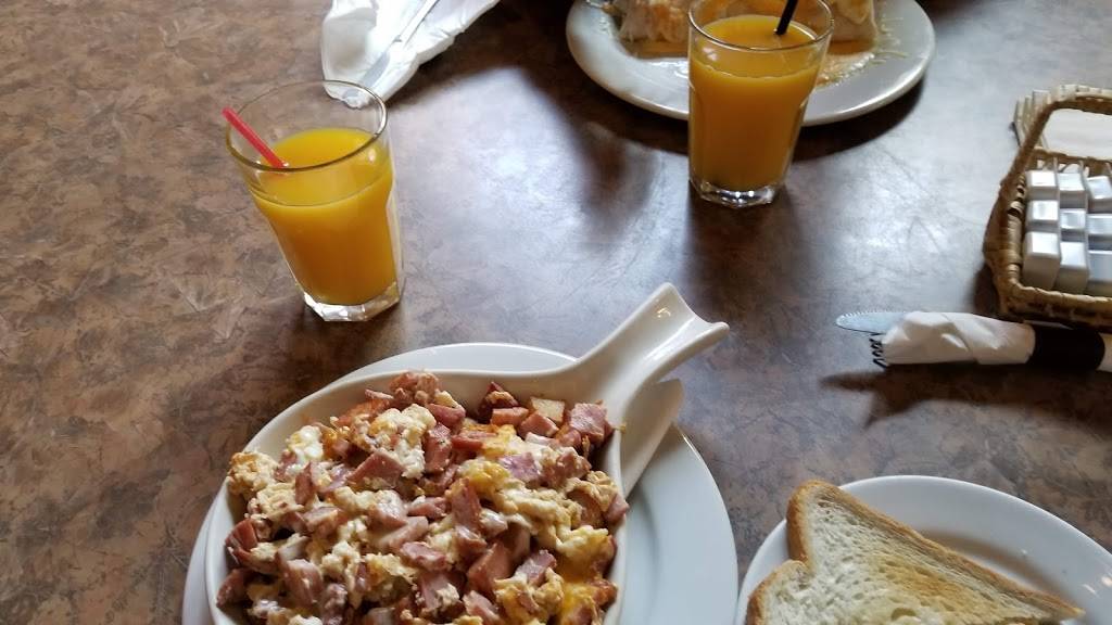 Old Country Inn | restaurant | 41126 Big Bear Blvd, Big Bear Lake, CA 92315, USA | 9098665600 OR +1 909-866-5600