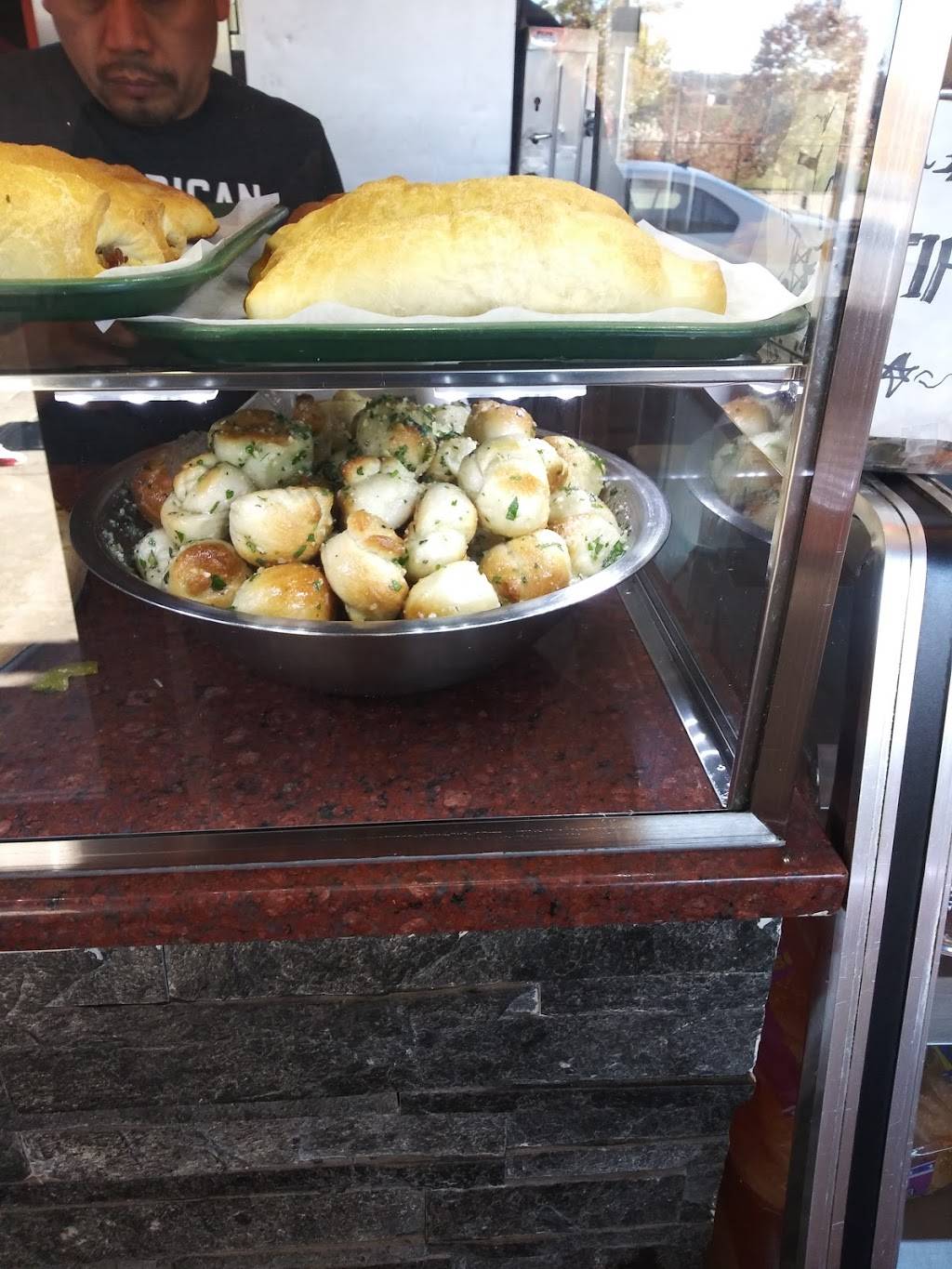 Justins Pizza | restaurant | 840 River Ave, The Bronx, NY 10451, USA | 7182928900 OR +1 718-292-8900