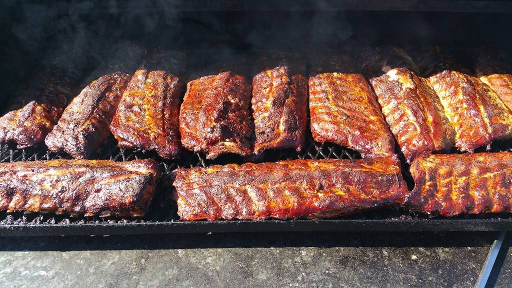 M&M Old Hickory Smokehouse BBQ | restaurant | 419 E, FL-44, Wildwood, FL 34785, USA | 4072098063 OR +1 407-209-8063