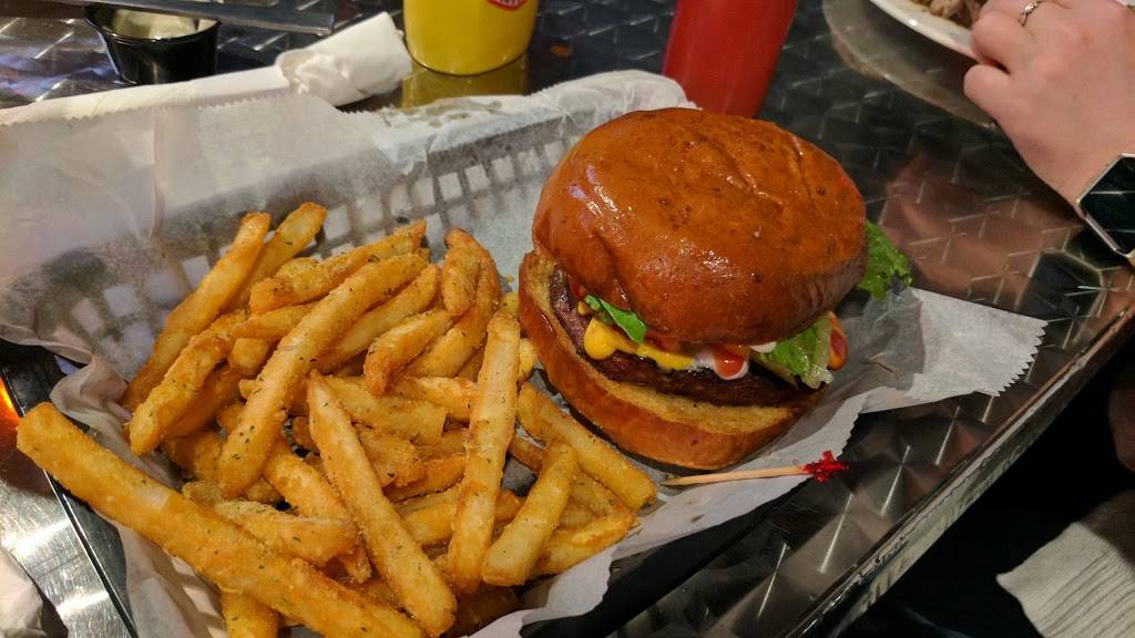 Water Way Bar & Grill | restaurant | 220 W Philadelphia St, York, PA 17401, USA | 7178488898 OR +1 717-848-8898