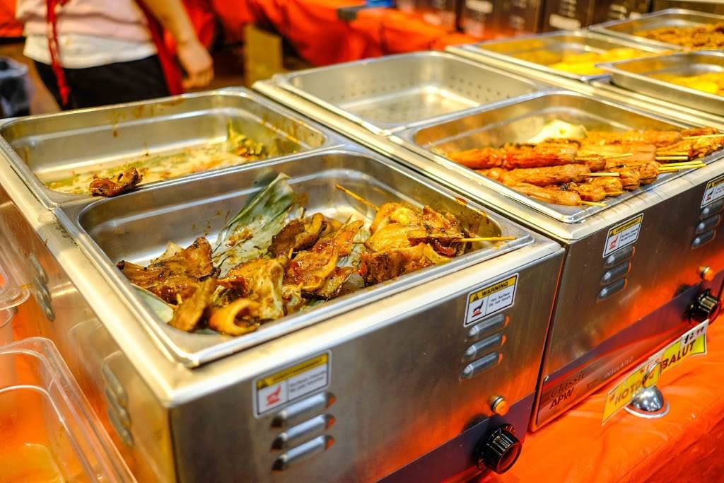 Jollibee Mississauga | restaurant | 800 Boyer Blvd, Mississauga, ON L5V 2Y1, Canada | 2892034555 OR +1 289-203-4555