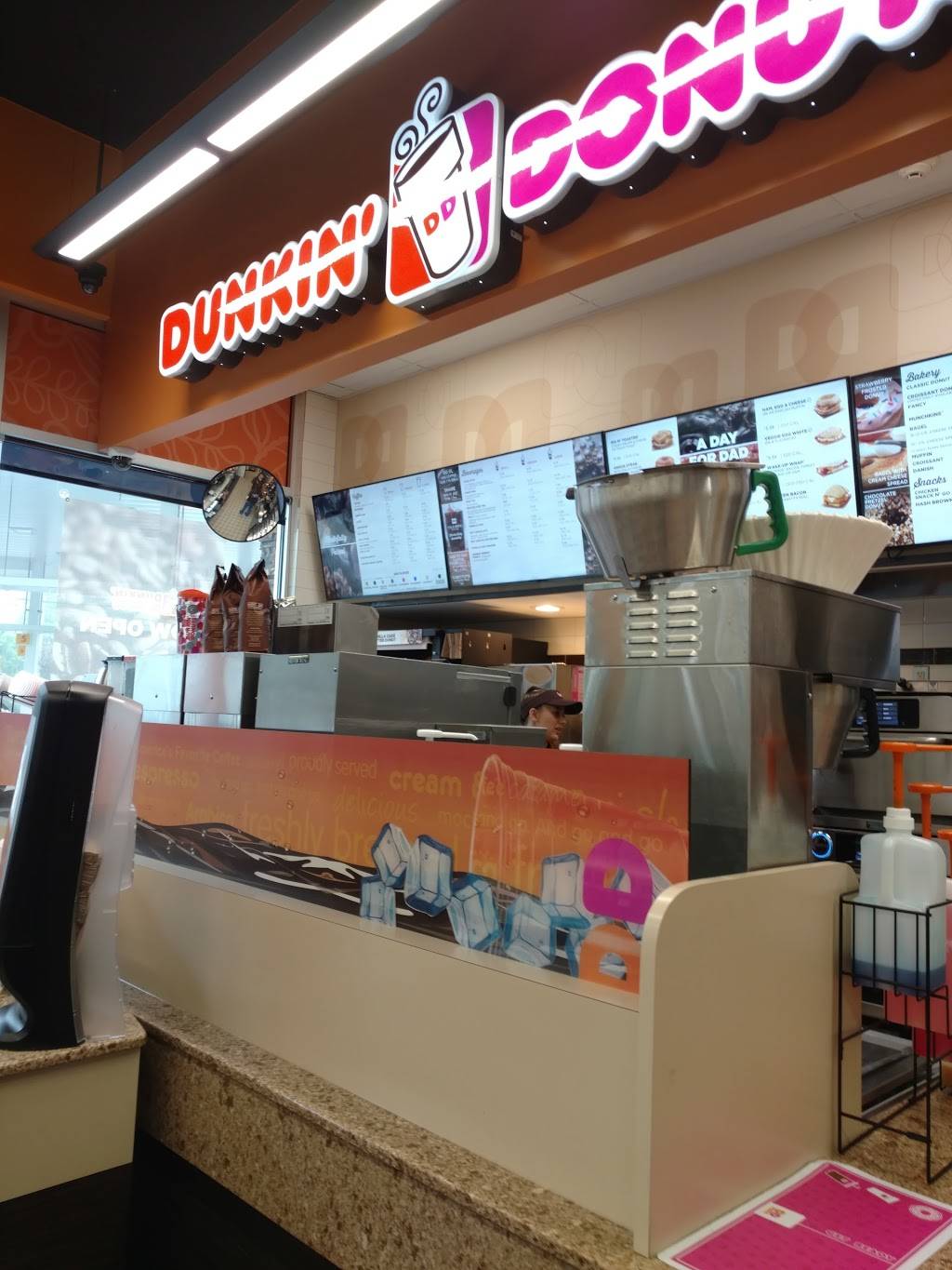 Dunkin | bakery | 1783 Old Louisquisset Pike, Lincoln, RI 02865, USA | 4016425653 OR +1 401-642-5653