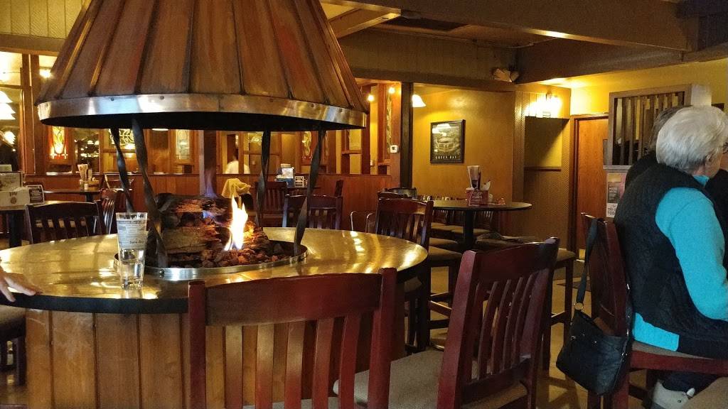 Michiels Bar & Grill | restaurant | 1100 Appleton St, Menasha, WI 54952, USA | 9207227885 OR +1 920-722-7885
