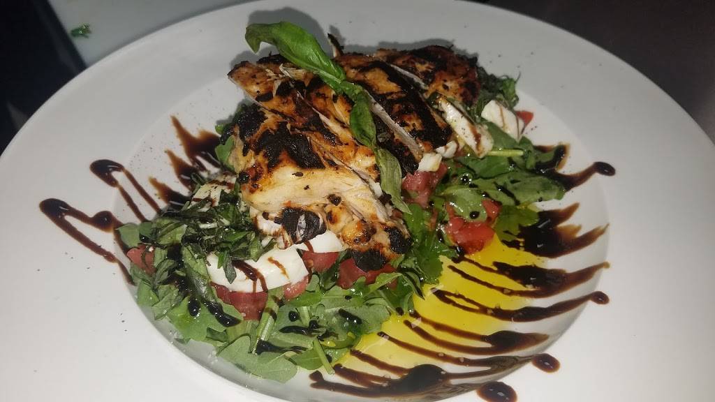 Michaels on the Waterfront | restaurant | 5 S Water St, Wilmington, NC 28401, USA | 9107694252 OR +1 910-769-4252