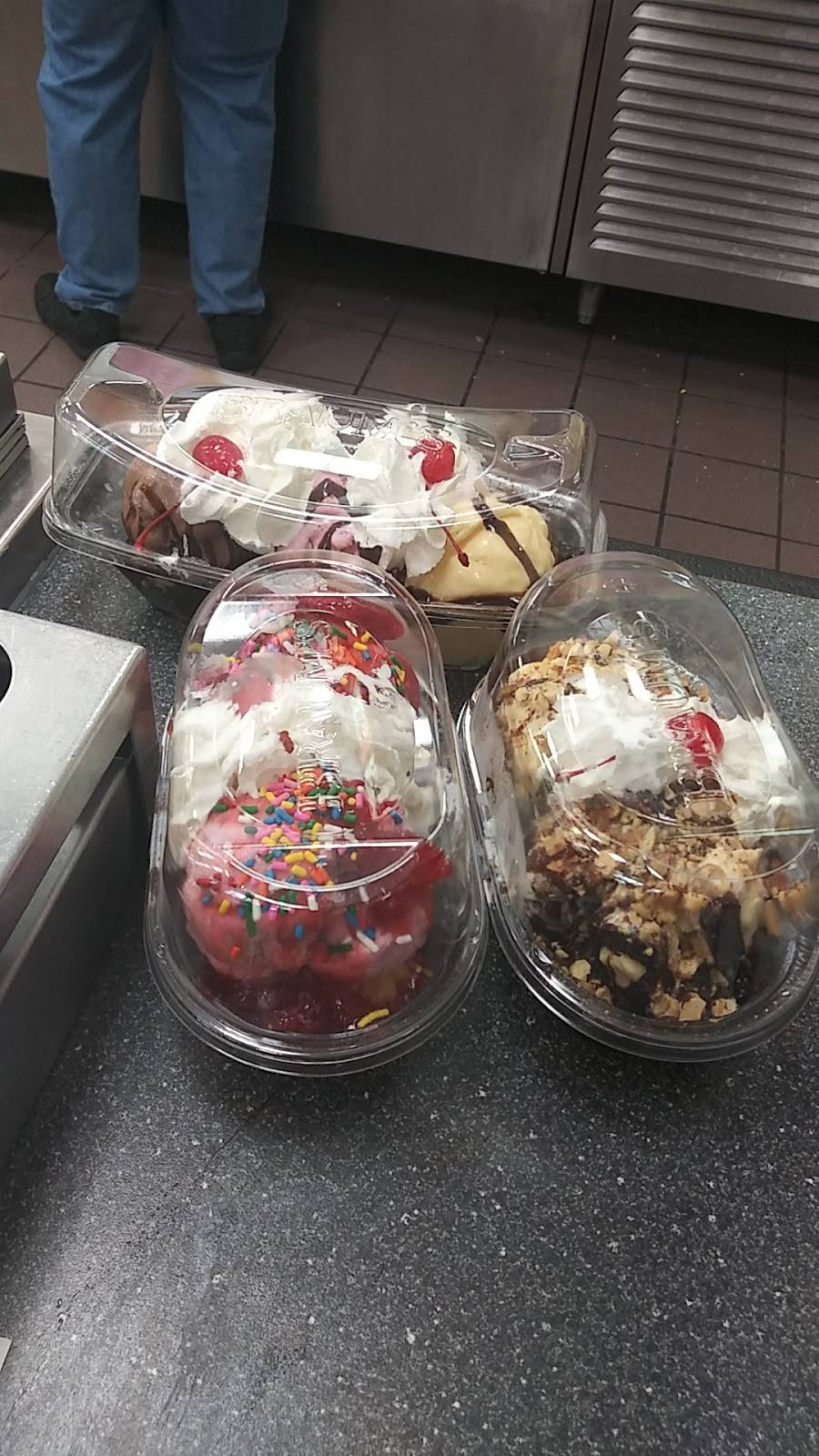 Braums Ice Cream & Burger Restaurant | restaurant | 1701 E Shady Grove Rd, Irving, TX 75060, USA | 9724450686 OR +1 972-445-0686