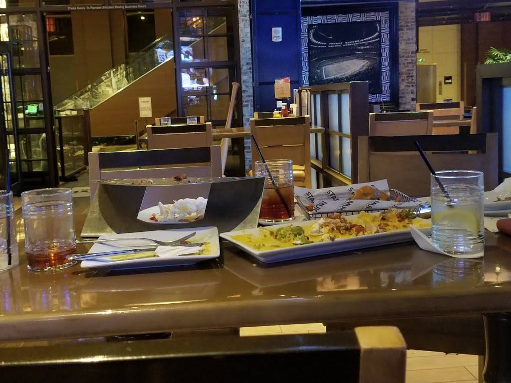 Stadium Sports Bar & Grill | restaurant | 777 L’Auberge Ave, Baton Rouge, LA 70820, USA | 2252244141 OR +1 225-224-4141