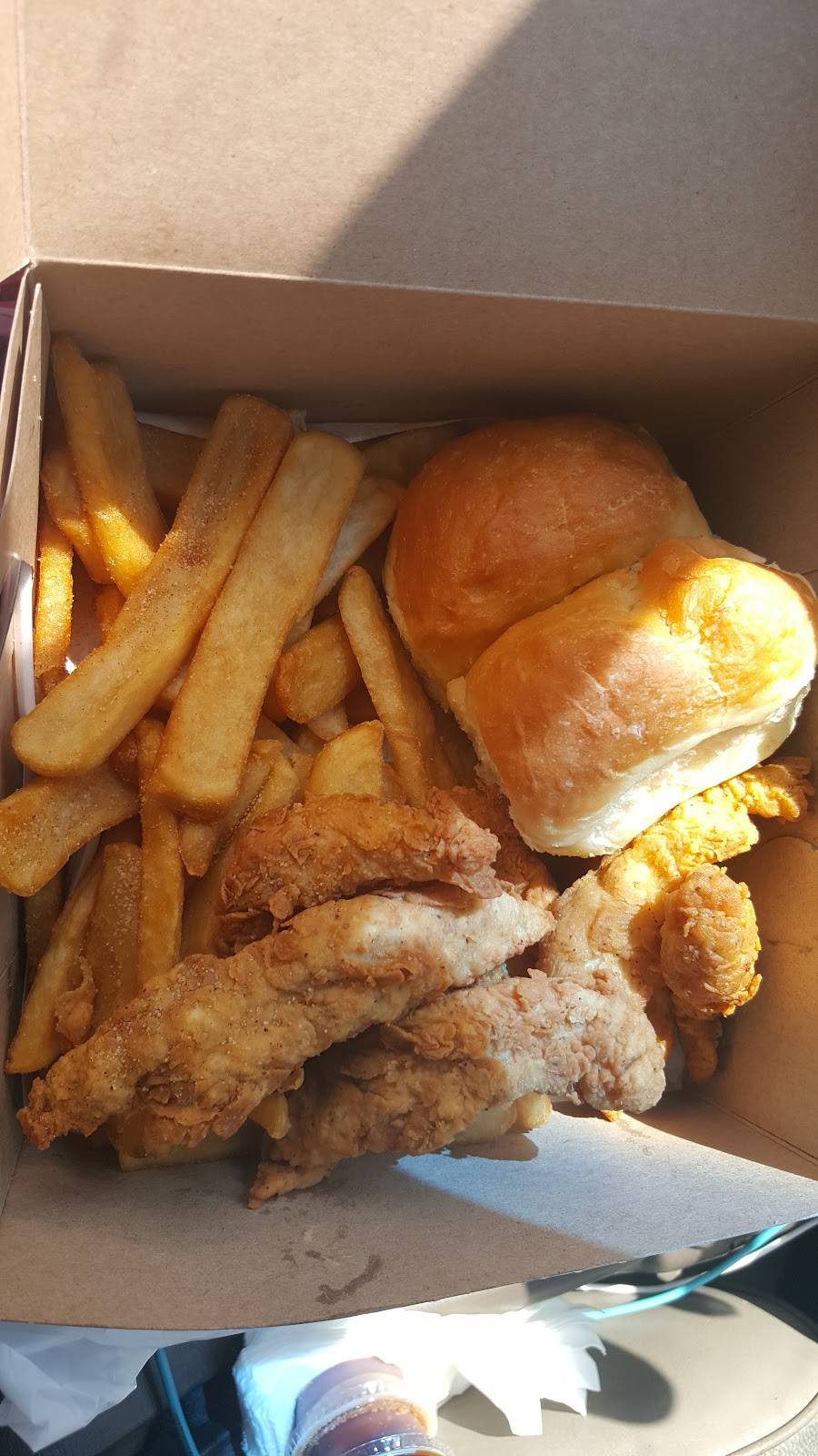 Donahoos Golden Chicken | restaurant | 1074 N Garey Ave, Pomona, CA 91767, USA | 9096223213 OR +1 909-622-3213