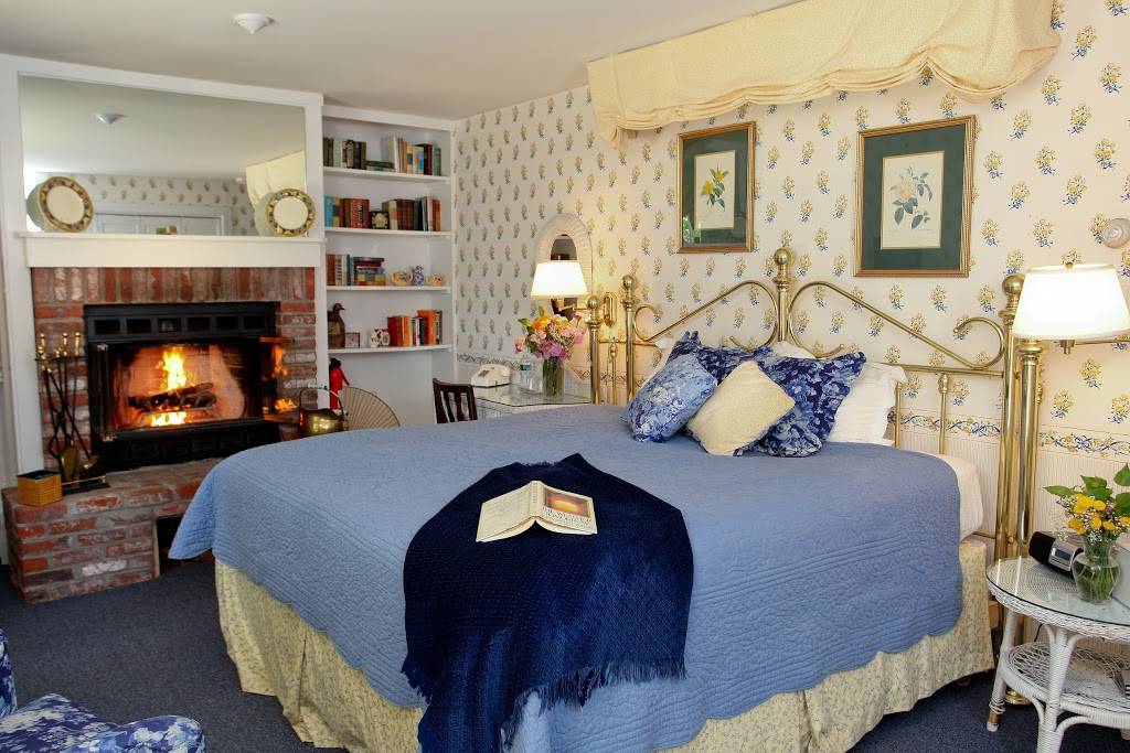 The Manor on Golden Pond | restaurant | 31 Manor Dr, Holderness, NH 03245, USA | 6039683348 OR +1 603-968-3348