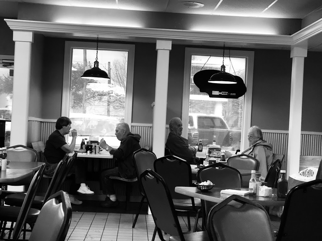 Chick & Sea Foods | restaurant | 1127 N McKenzie St, Foley, AL 36535, USA | 2519438443 OR +1 251-943-8443