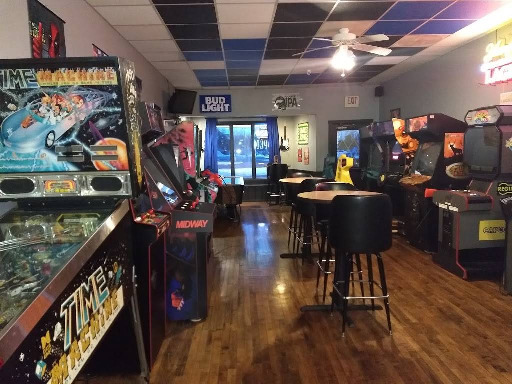 Hi Scores Bar Arcade & Grill | restaurant | 224 N Main St, Fostoria, OH 44830, USA | 4197017140 OR +1 419-701-7140