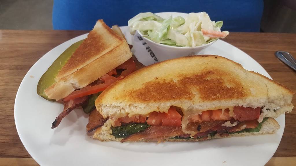 Hy-Vee Market Grille Express | restaurant | 11650 S 73rd St, Papillion, NE 68046, USA | 4025975790 OR +1 402-597-5790