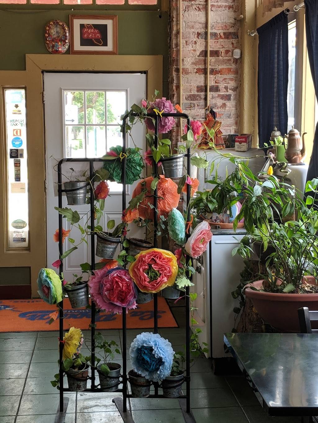 La Popular Tamale House | cafe | 4823 Bryan St, Dallas, TX 75204, USA | 2148247617 OR +1 214-824-7617