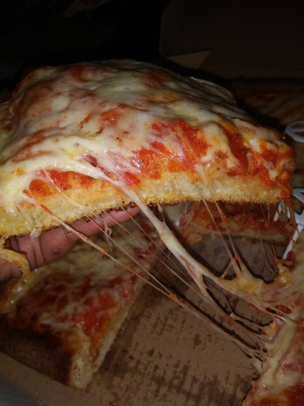 Avellinos Pizzeria & Catering | restaurant | 279 Nassau Blvd, Garden City South, NY 11530, USA | 5163071313 OR +1 516-307-1313