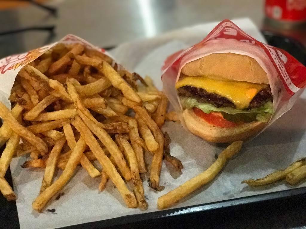 PETEYS BURGER | restaurant | 46-46 Vernon Blvd, Long Island City, NY 11101, USA | 7189374040 OR +1 718-937-4040
