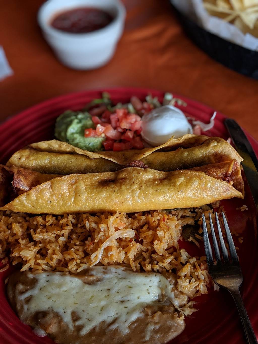 Phil Sandovals | restaurant | 6125 University Dr E-18, Huntsville, AL 35806, USA | 2564895711 OR +1 256-489-5711