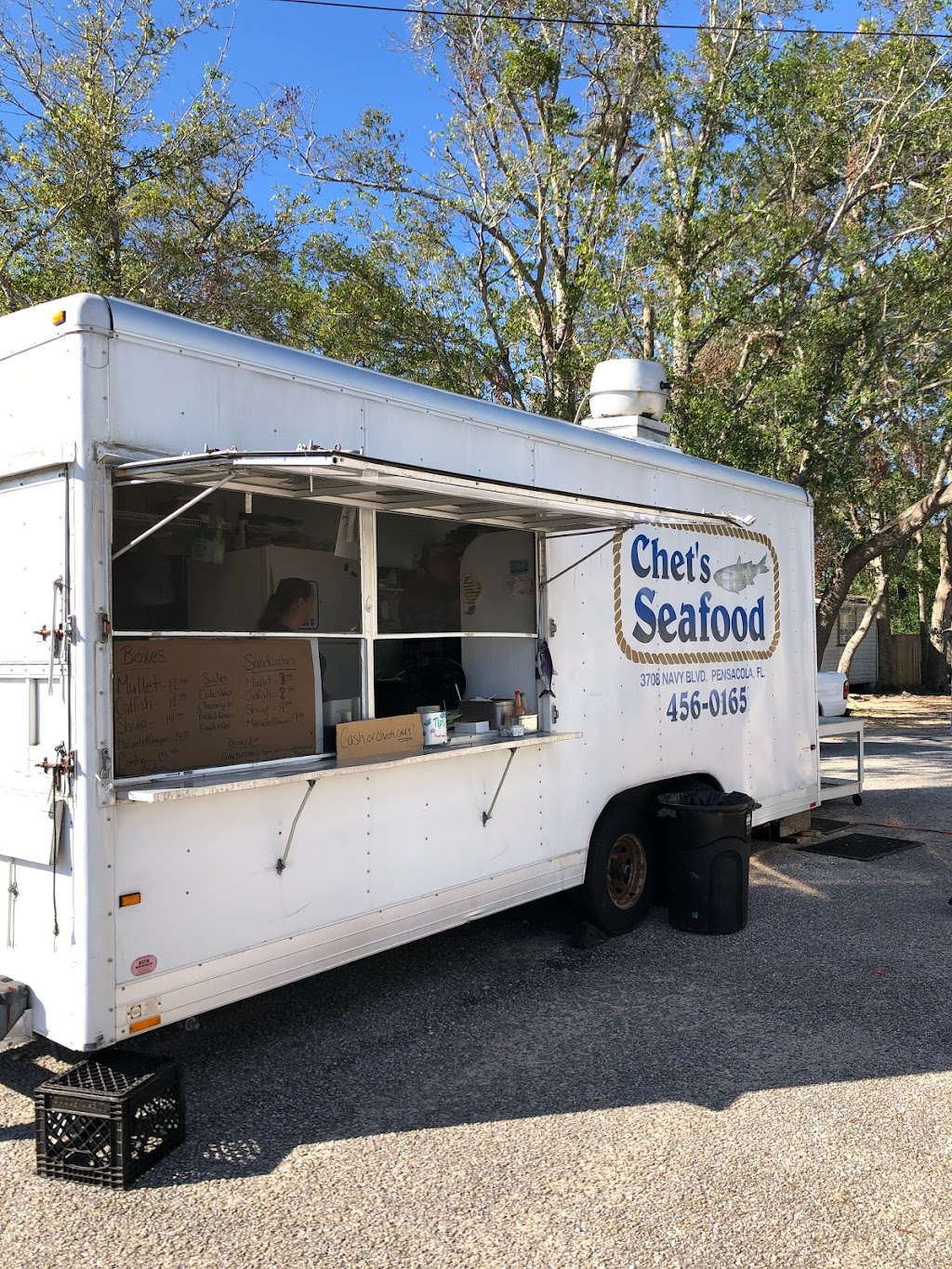 Chets Catering & Seafood | restaurant | 3708 W Navy Blvd, Pensacola, FL 32507, USA | 8504560165 OR +1 850-456-0165