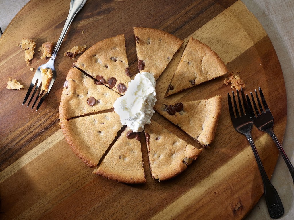 Pizza Twist - Madera, CA | restaurant | 2263 W Cleveland Ave, Madera, CA 93637, USA | 5593302300 OR +1 559-330-2300