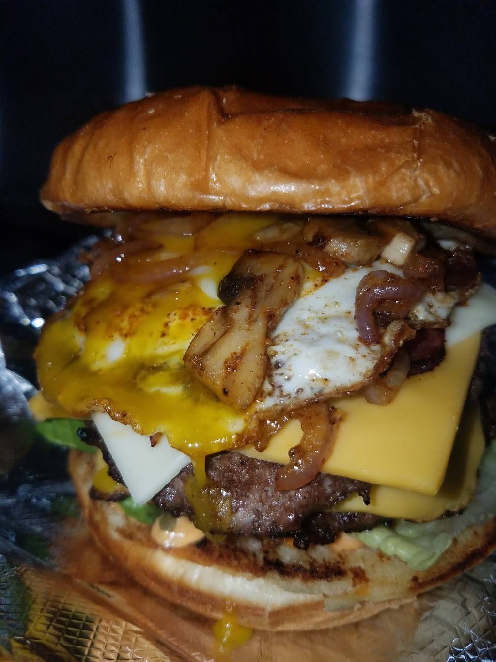 The Halal Burger | restaurant | 6234 N California Ave, Chicago, IL 60659, USA | 7738566663 OR +1 773-856-6663