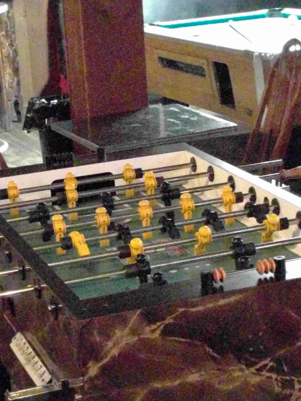 Frizzys Bar & Grill | restaurant | 140 Allen St, Buffalo, NY 14201, USA | 7168835077 OR +1 716-883-5077