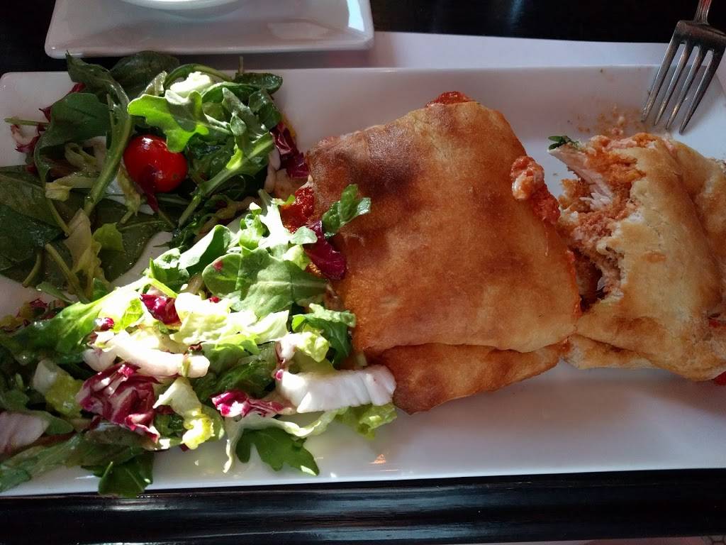 Mazzo Mozzarella & Wine Bar | restaurant | 32 Newtown Rd, Danbury, CT 06810, USA | 2036287188 OR +1 203-628-7188