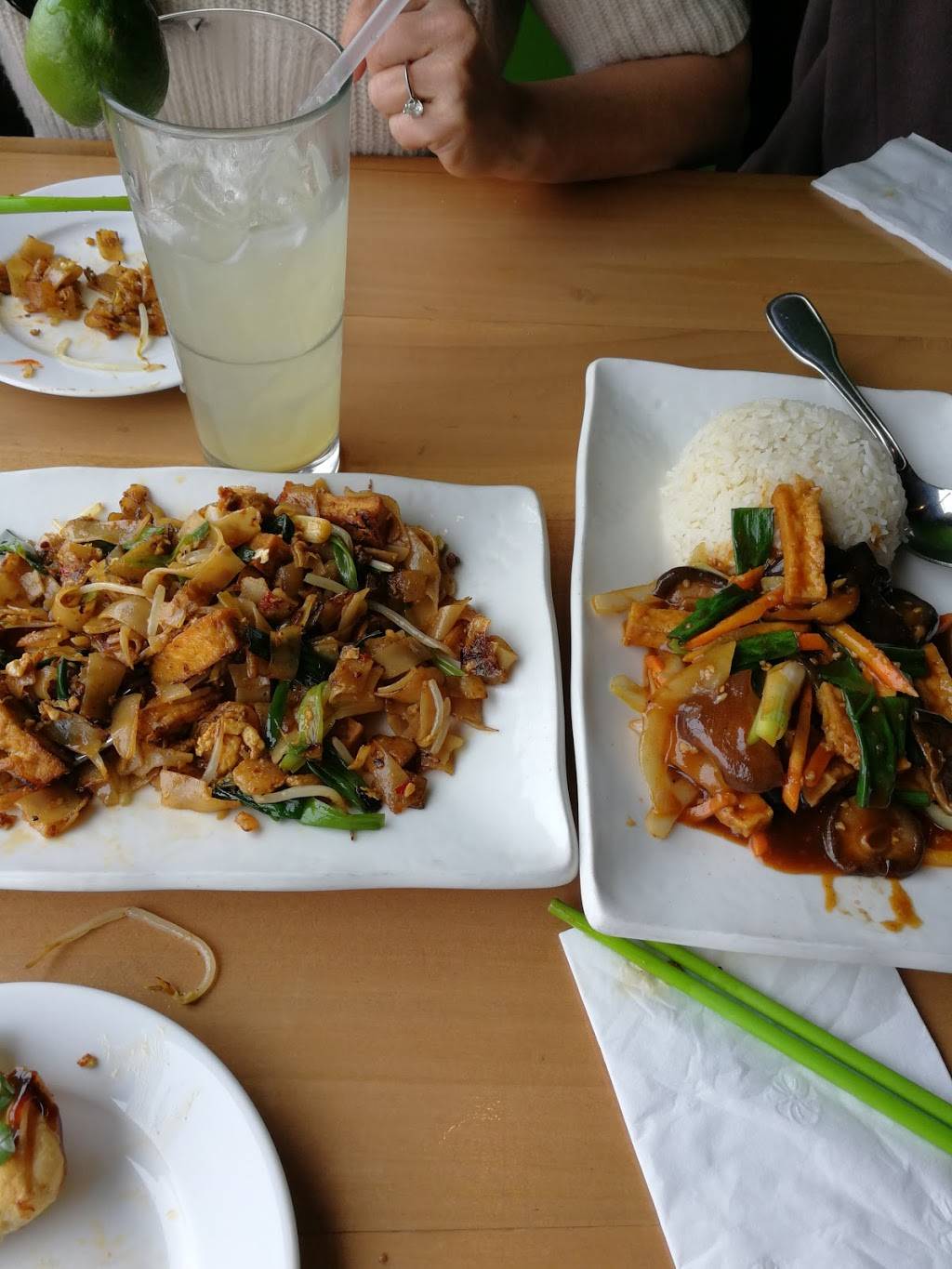 Chin Dian Kitchen | restaurant | 1500 E Hennepin Ave, Minneapolis, MN 55414, USA | 6126761818 OR +1 612-676-1818