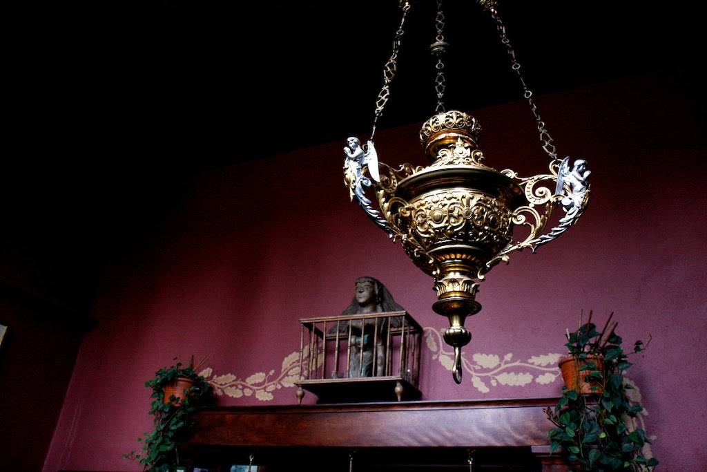 McMenamins Honors Bar | restaurant | Honors Bar, 5736 NE 33rd Ave, Portland, OR 97211, USA | 5032493983 OR +1 503-249-3983