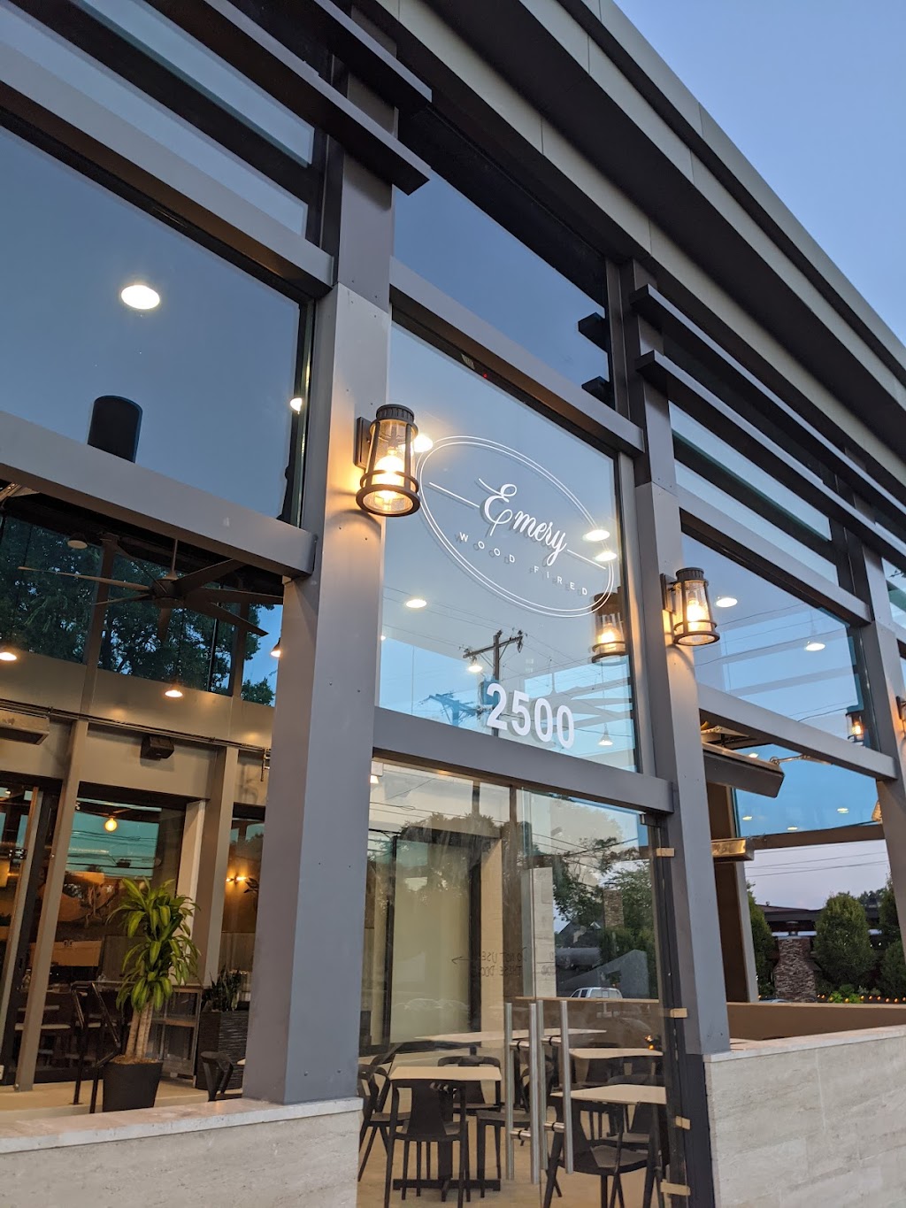 Emery Wood Fired | restaurant | 2500 12th Ave S, Nashville, TN 37204, USA | 6157395813 OR +1 615-739-5813