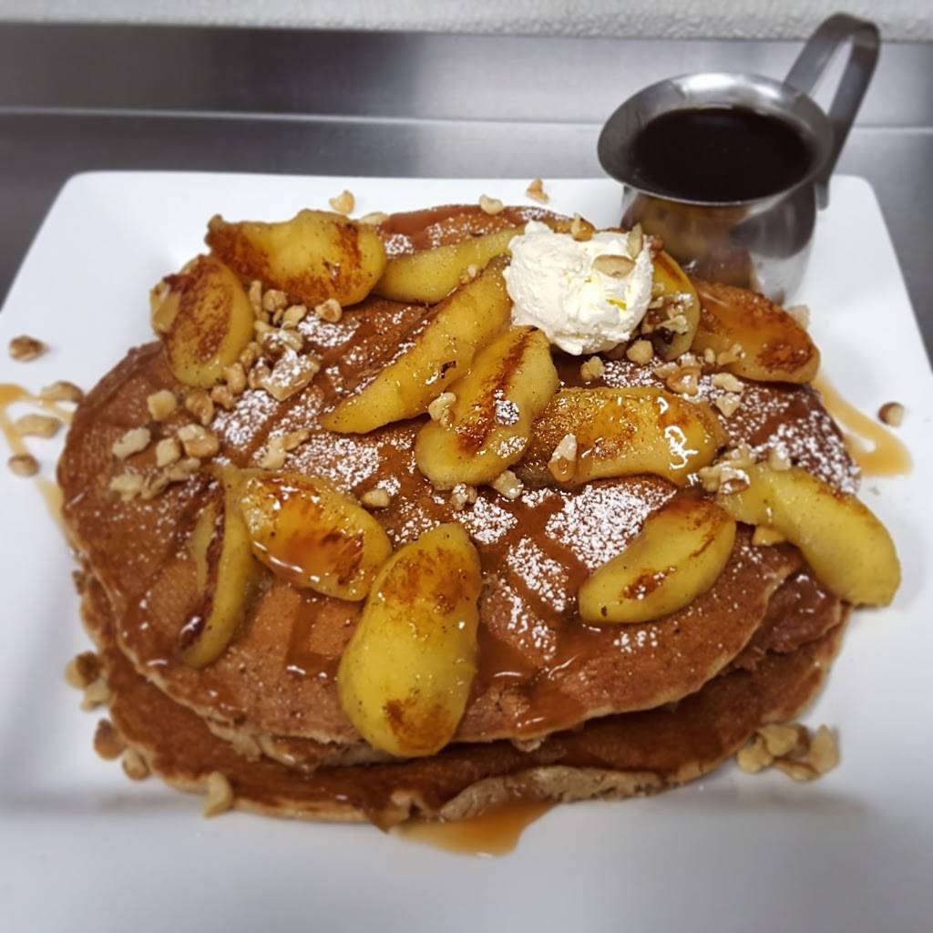 Uptown Grill | restaurant | 3 E Main St, Bay City, MI 48708, USA | 9894391557 OR +1 989-439-1557