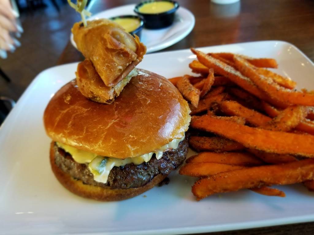 TGI Fridays | restaurant | 4151 Millenia Blvd, Orlando, FL 32839, USA | 4073527540 OR +1 407-352-7540