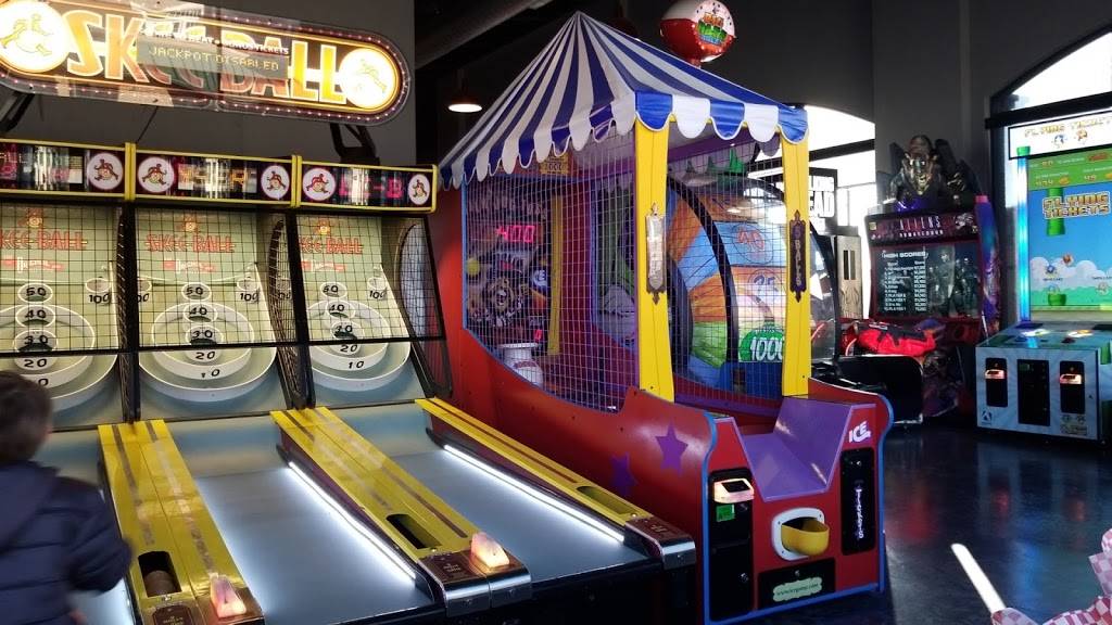 Brickopolis Entertainment | restaurant | 101 S Mickey Mantle Dr, Oklahoma City, OK 73104, USA | 4055162745 OR +1 405-516-2745