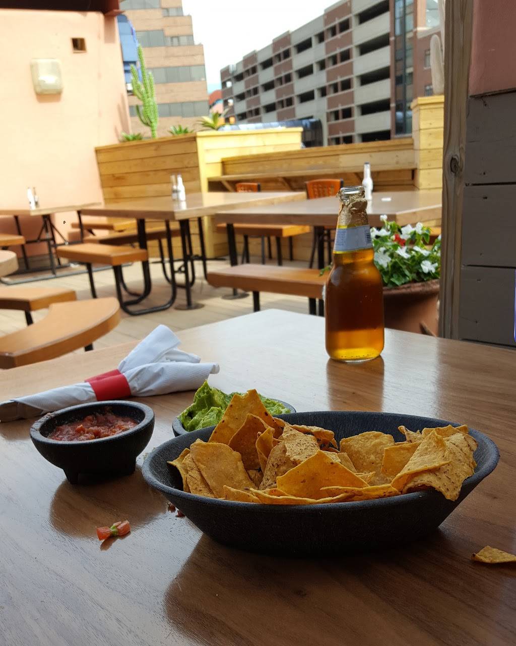 El Azteco | restaurant | 225 Ann St, East Lansing, MI 48823, USA | 5173519111 OR +1 517-351-9111