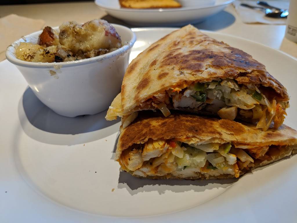 Zoës Kitchen | restaurant | 15028 N Dale Mabry Hwy, Tampa, FL 33618, USA | 8134001702 OR +1 813-400-1702