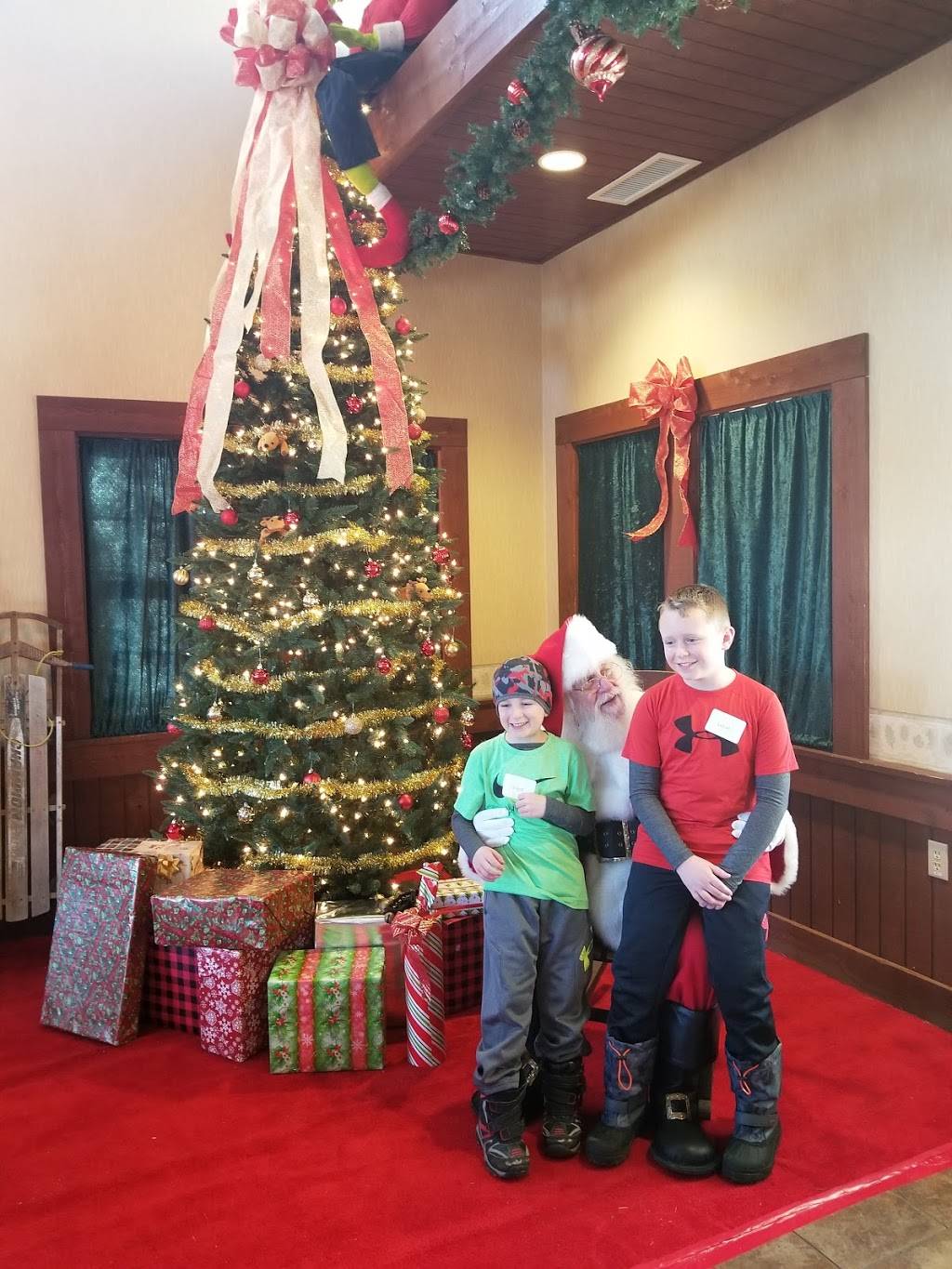 Kensington Farmhouse Grille | restaurant | 2240 W Buno Rd, Milford, MI 48380, USA | 2486848632 OR +1 248-684-8632