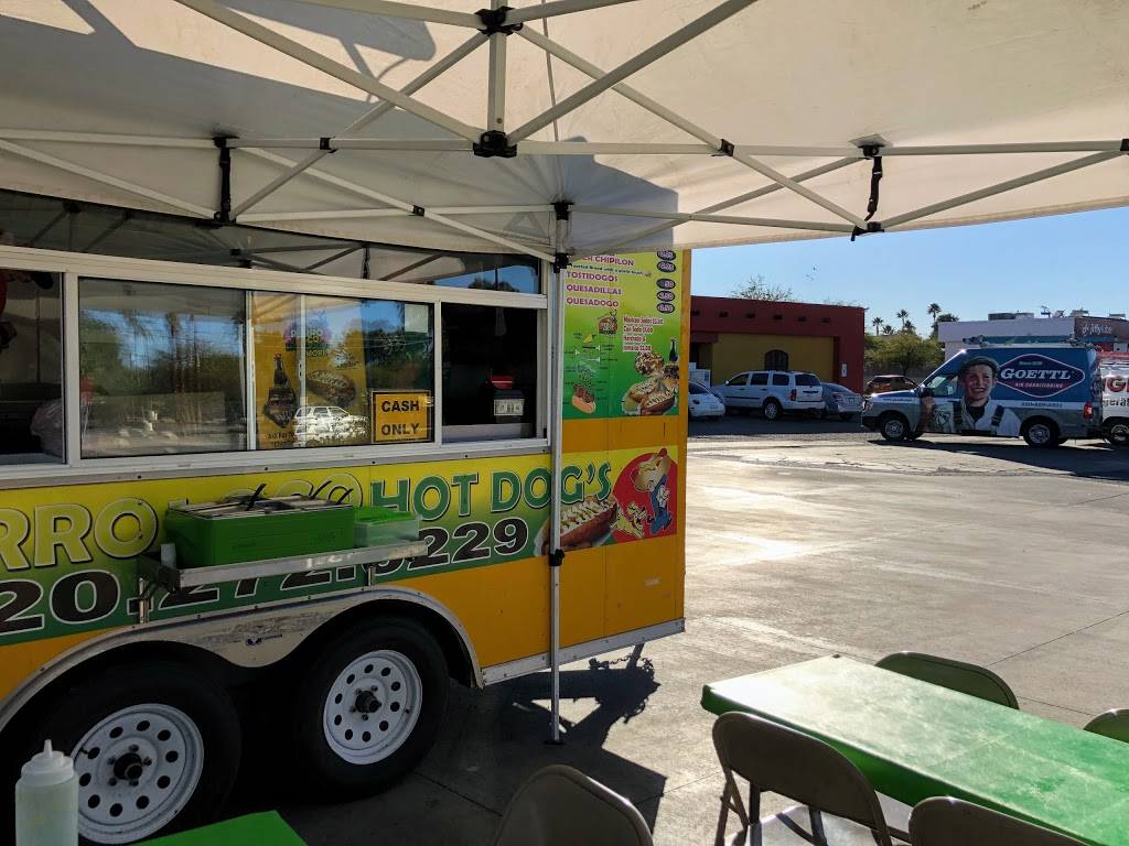 El Perro Loco Hot Dogs | restaurant | 3800-3818 S Valley Rd, Tucson, AZ 85714, USA | 5202720229 OR +1 520-272-0229