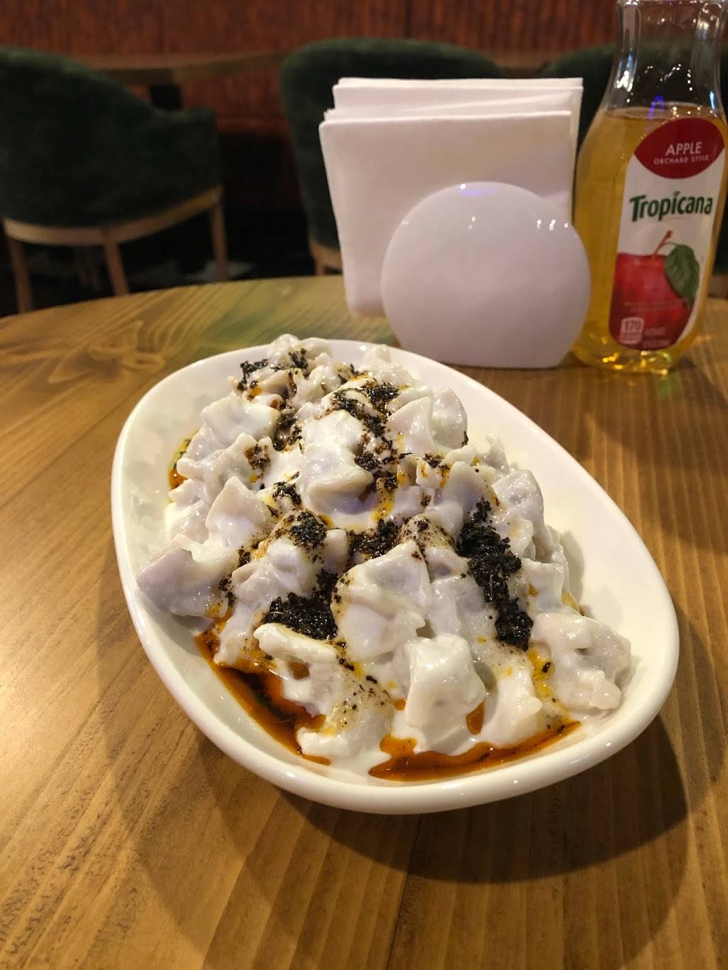 Huqqa Lounge | restaurant | 2828 Fallfax Dr, Falls Church, VA 22042, USA | 7034392222 OR +1 703-439-2222