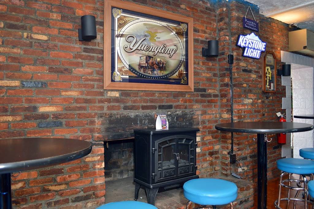 The Office Bar & Grill | restaurant | 2801 Mountain Rd, Pasadena, MD 21122, USA | 4102556540 OR +1 410-255-6540