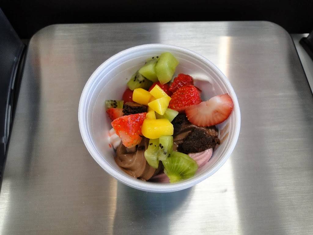 sweetFrog Premium Frozen Yogurt | bakery | 852 N Rolling Rd, Catonsville, MD 21228, USA | 4107447609 OR +1 410-744-7609