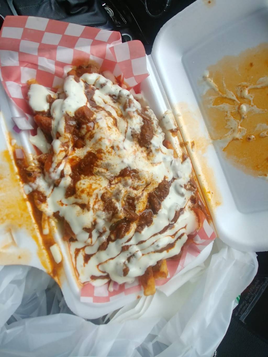 Yogis Pizza & Wings | meal takeaway | 400 Sewells Rd, Scarborough, ON M1B 5H3, Canada | 4162086115 OR +1 416-208-6115