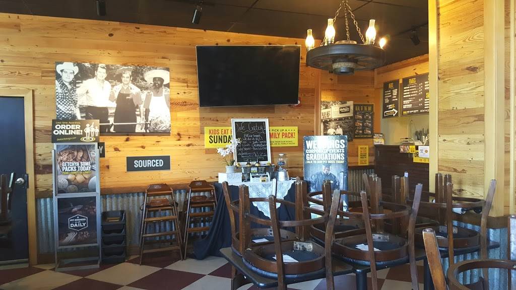 Dickeys Barbecue Pit | restaurant | 871 Gray Ave, Yuba City, CA 95991, USA | 5304910101 OR +1 530-491-0101