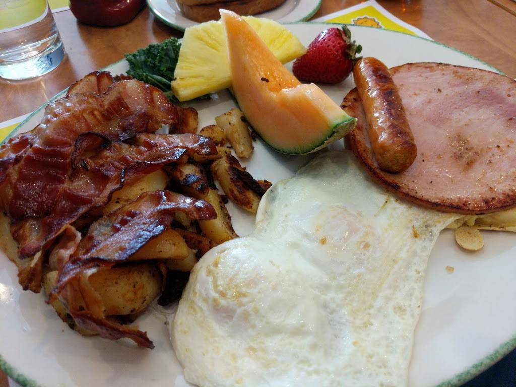 Cora | restaurant | 280 W Hunt Club Rd #5, Ottawa, ON K2E 0B7, Canada | 6132628511 OR +1 613-262-8511